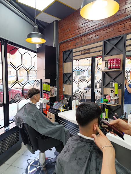 Salon Yalçın Erkek Kuaförü