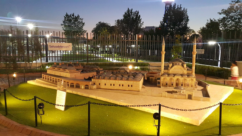 Şehzadeler Beyaz Masa