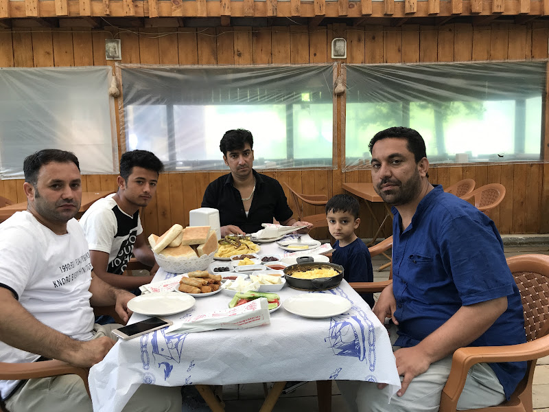 Şeker kanyonu kardeşler canlı alabalık ve köy kahvaltısı