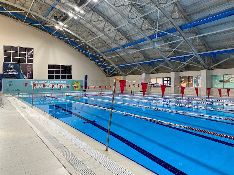 Selçuklu Hocacihan Yarı Olimpik Yüzme Havuzu