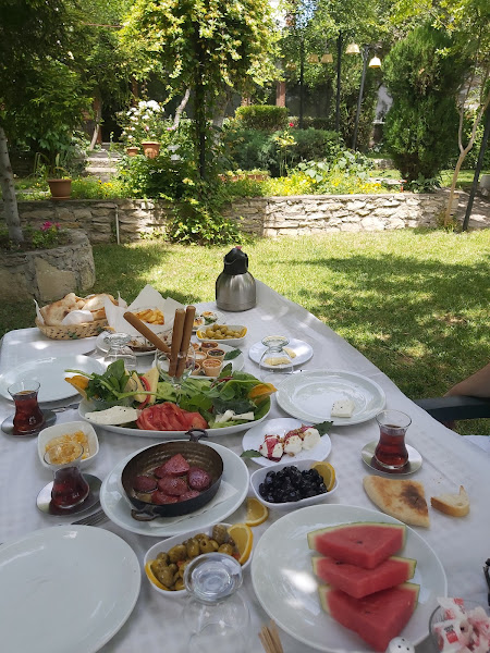 Tarihi Havuzlu Köşk Alkolsüz Restaurant