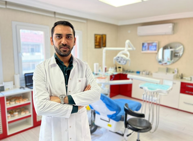 Uzm. Dr. Tansu Erakman (Çene Cerrahisi ve Protetik Tedavi)