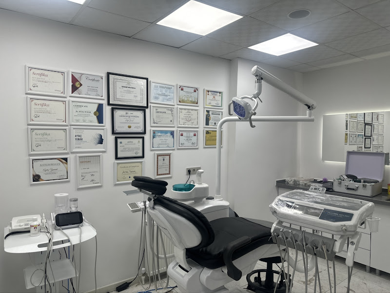 Uzman Diş Hekimi Mehmet Güvenç Balıkesir Özel Diş Kliniği-Lamina-Zirkonyum-İmplant-Beyazlatma-Estetik ve Kozmetik Diş Hekimi