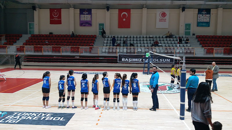 Yalova 90.Yıl Spor Salonu