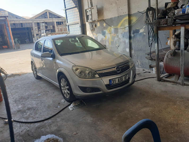 Yaprak oto boya ve kuaför atölyesi