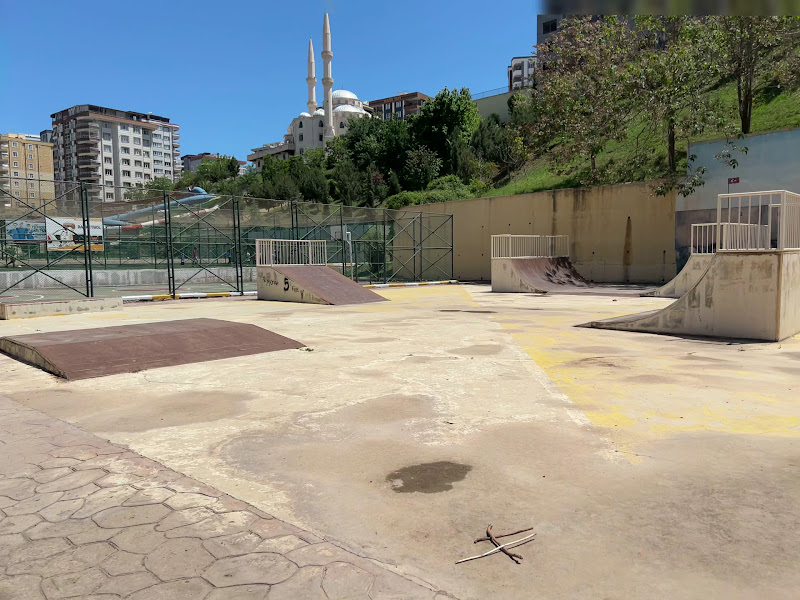 Yaşam park yüzme havuzu