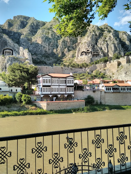 YEK MODA ERKEK GİYİM MAĞAZASI