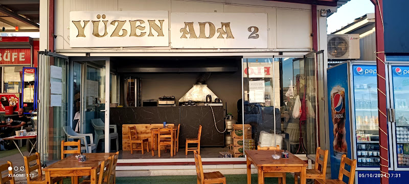 Yüzen Ada balıkçısı